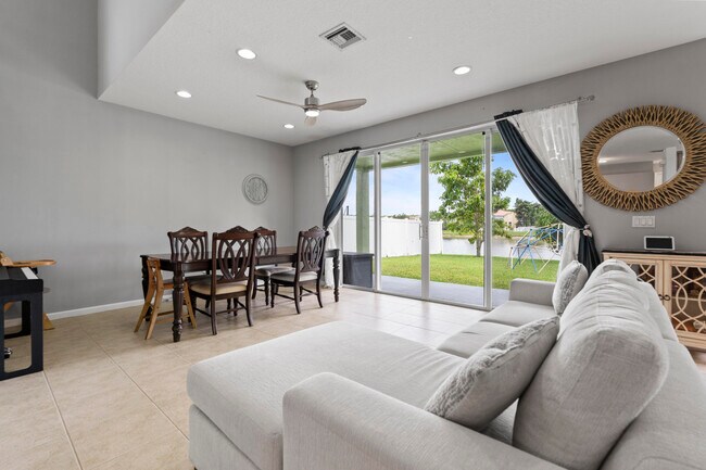 Building Photo - 2253 Balsan Way