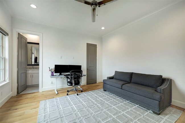 Building Photo - 1147 Castellina Ln