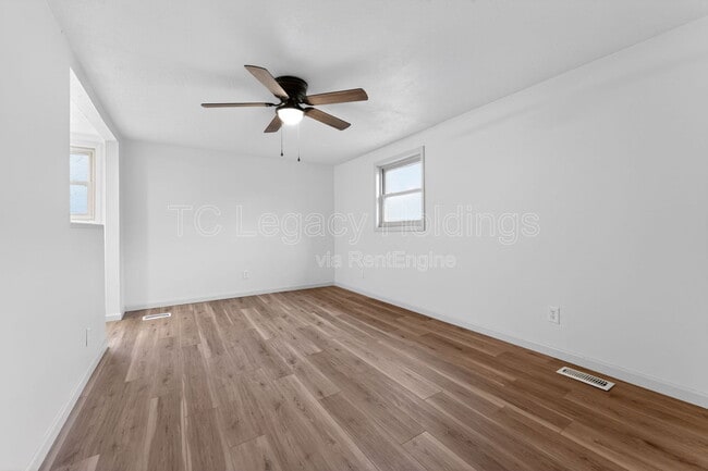 Building Photo - 301 Chew St