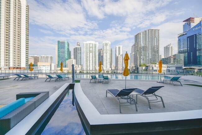 Building Photo - 92 SW 3rd St