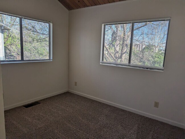 Building Photo - 0124