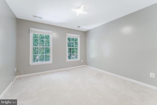 Building Photo - 20152 Boxwood Pl