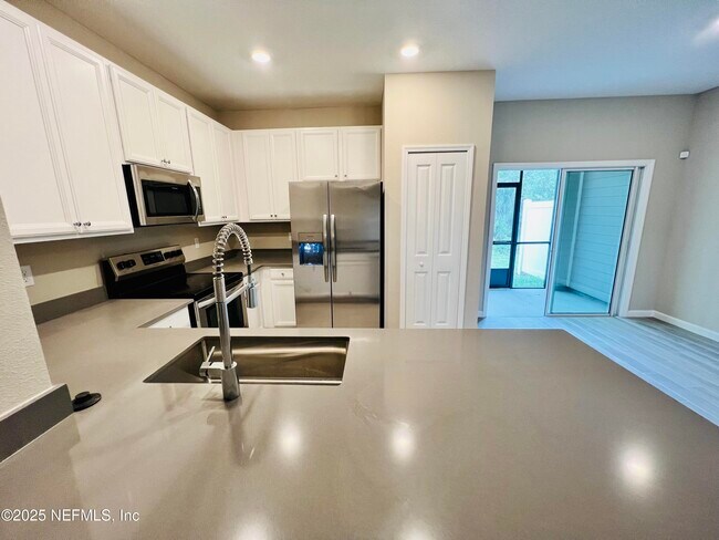 Building Photo - 2657 Sandy Dune Dr