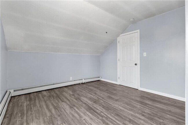 Building Photo - 871 Manton Ave