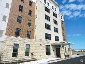 Building Photo - Residences at Fountain Square