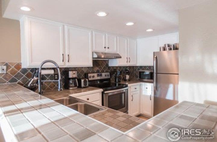 Kitchen - 6870 Xavier Cir