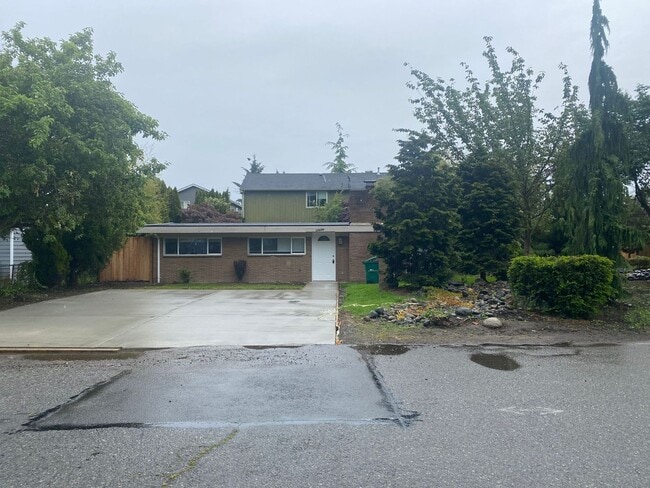 Primary Photo - Renovated single family home in Seattle! B...