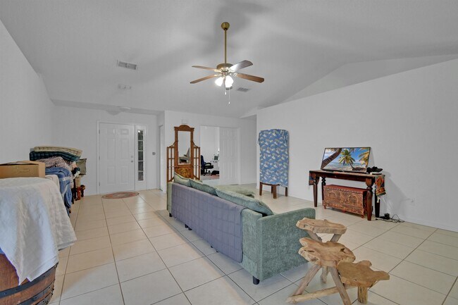 Building Photo - 444 Island View Cir