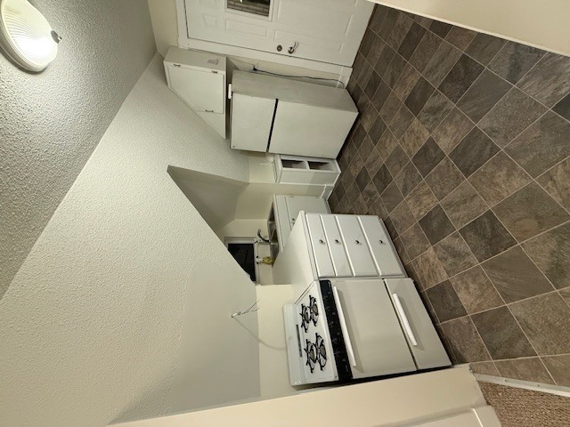 Building Photo - 1834 W Byron St