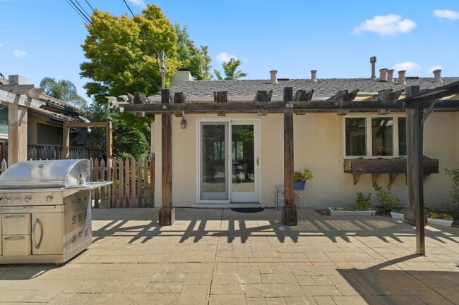 Building Photo - 3172 Morris Dr