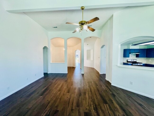 Building Photo - 17002 Summer Hollow Dr