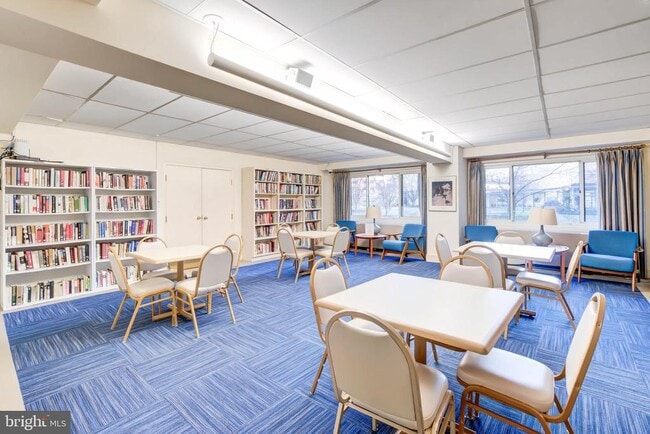 Building Photo - 4201 Cathedral Ave NW