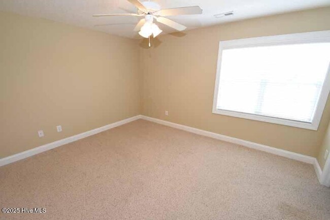 Building Photo - 104 Chandler Dr