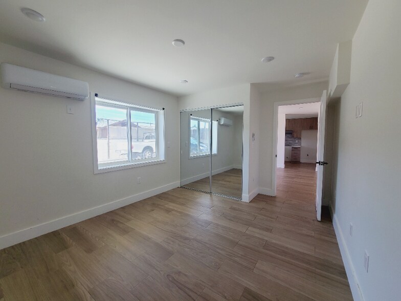 Building Photo - 9949 Pinewood Ave