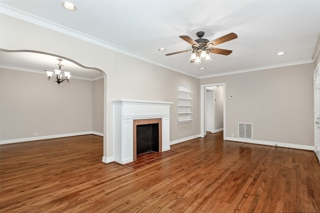 Building Photo - 6219 Penrose Ave