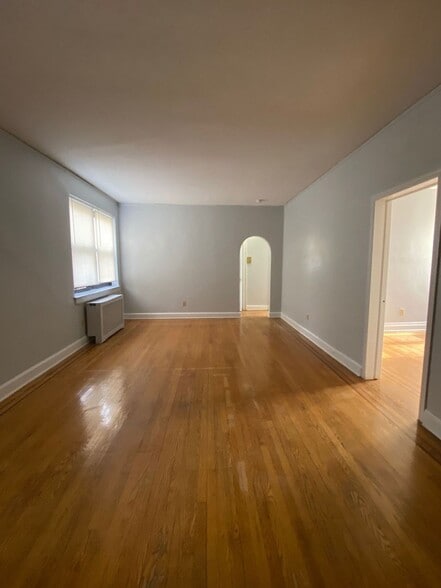Interior Photo - Palisades Towers
