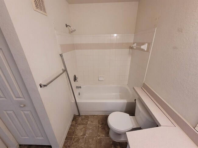 Building Photo - 5914 Willow Ridge Dr
