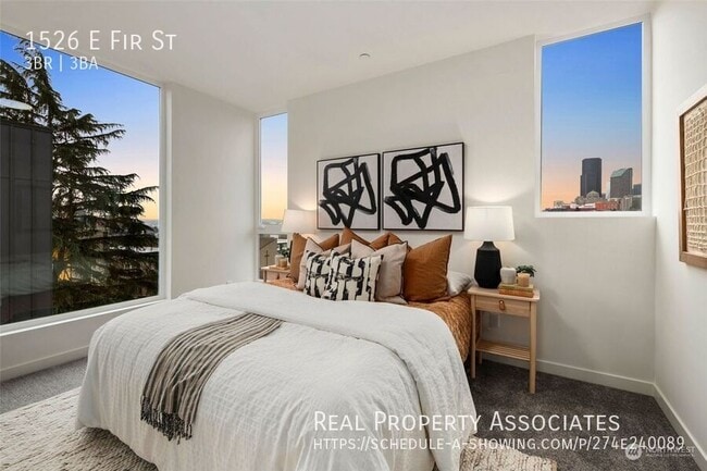 Building Photo - 1526 E Fir St