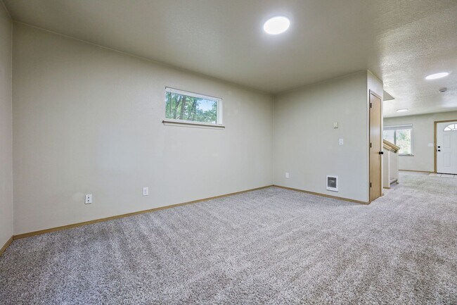 Building Photo - 4bed/2.5 Bathroom house - SE Portland