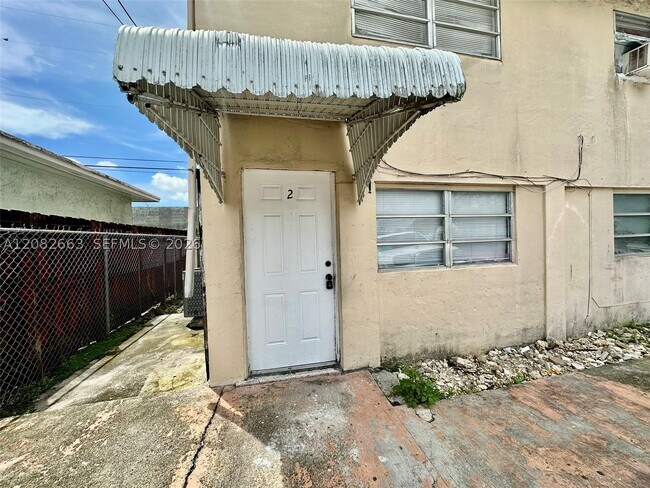 Building Photo - 2306 NW Flagler Terrace