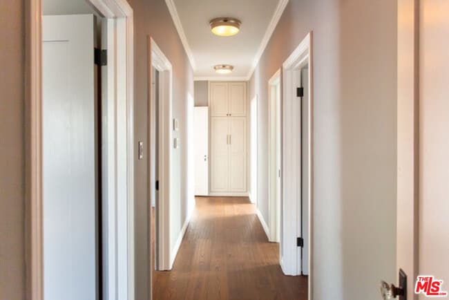 Building Photo - 153 N Arnaz Dr