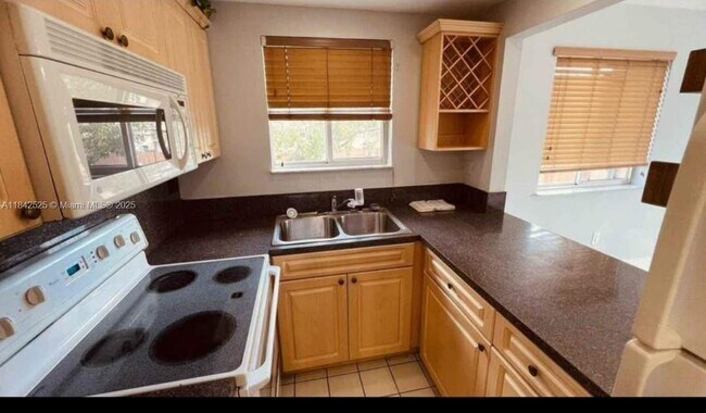 Building Photo - 6221 SW 131st Ct