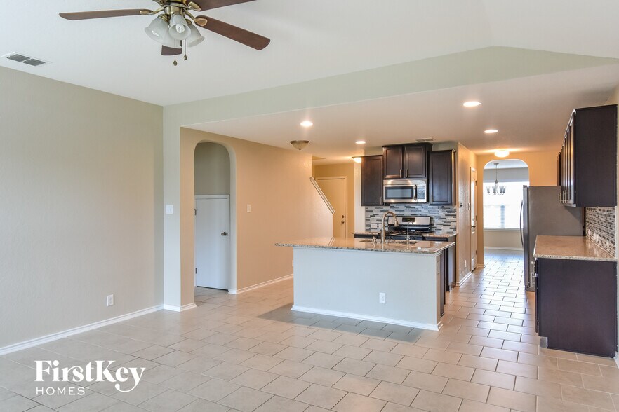 Building Photo - 14008 Shivers Cv