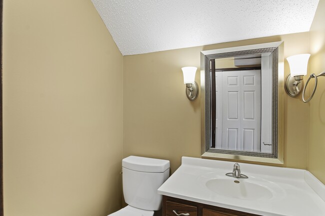 Building Photo - 505 Clearwater Dr