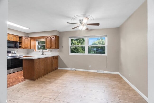 Building Photo - Beautiful House in Cape