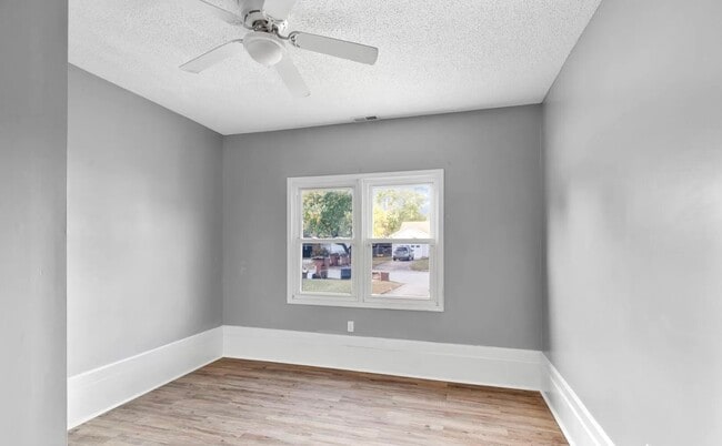 Building Photo - 2456 Saddleridge Dr