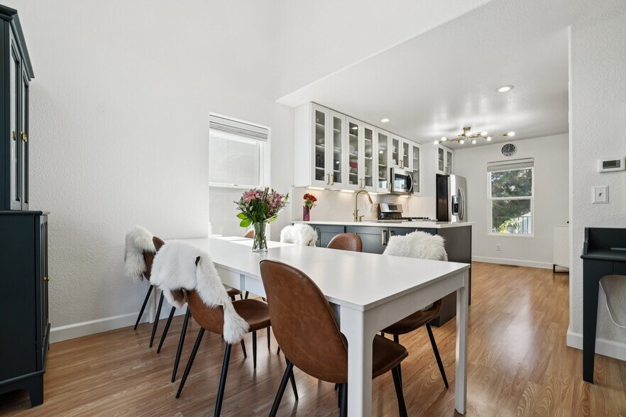 Bright and airy kitchen - 941 Reynolds Farm Ln