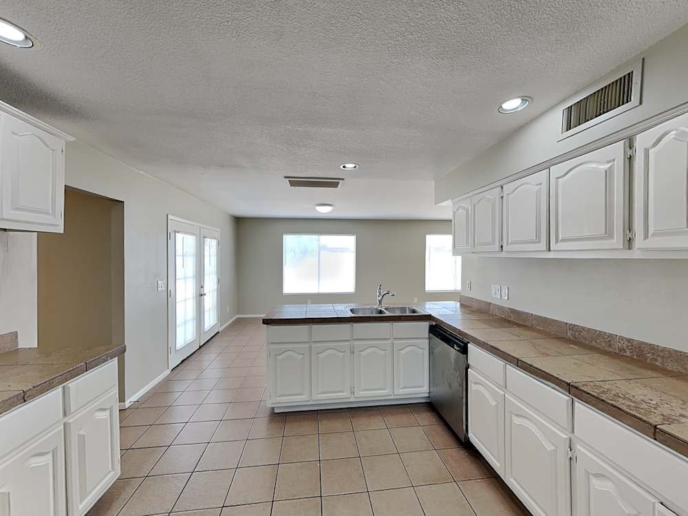 Building Photo - 10902 W Montecito Ave