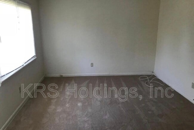 Building Photo - 4916 Bark Ln