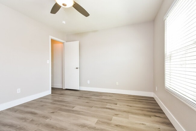 Building Photo - 6640 Frances Celia Ave