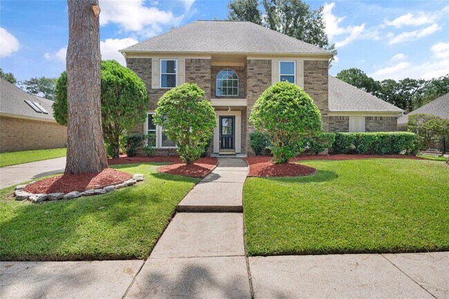 Primary Photo - 15127 Greenleaf Ln