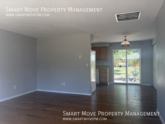 Building Photo - 5216 W Wylie Ln