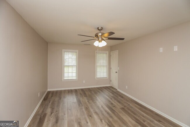 Building Photo - 1183 Crestbrook Dr
