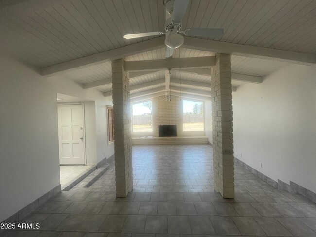 Building Photo - 12207 N 70th St