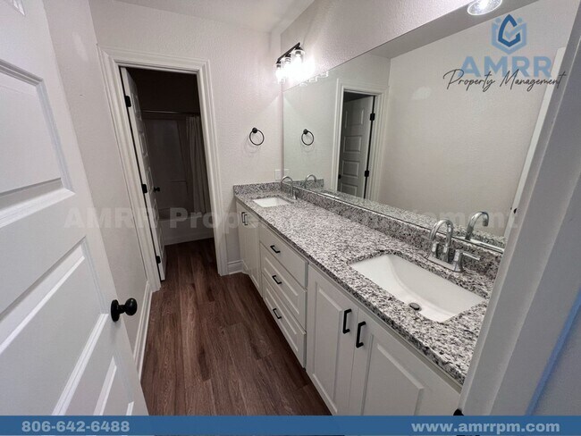 Building Photo - Easy Living with AMRR: Beautiful 4-Bedroom Home Near HEB