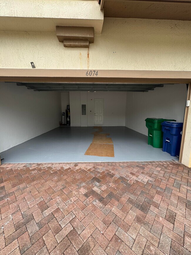 Building Photo - 6074 NW 116th Dr