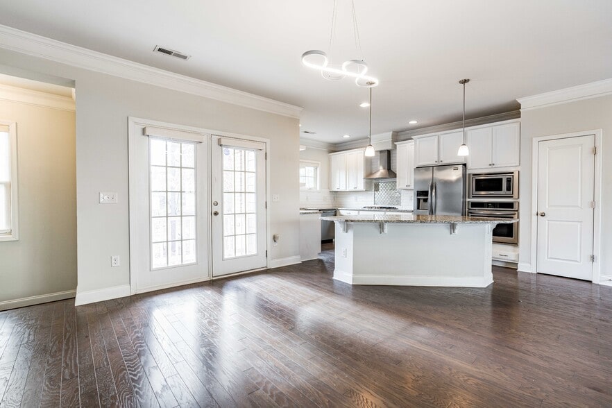 Building Photo - 321 View Dr