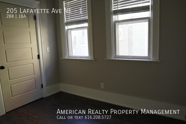 Building Photo - 205 Lafayette Ave NE