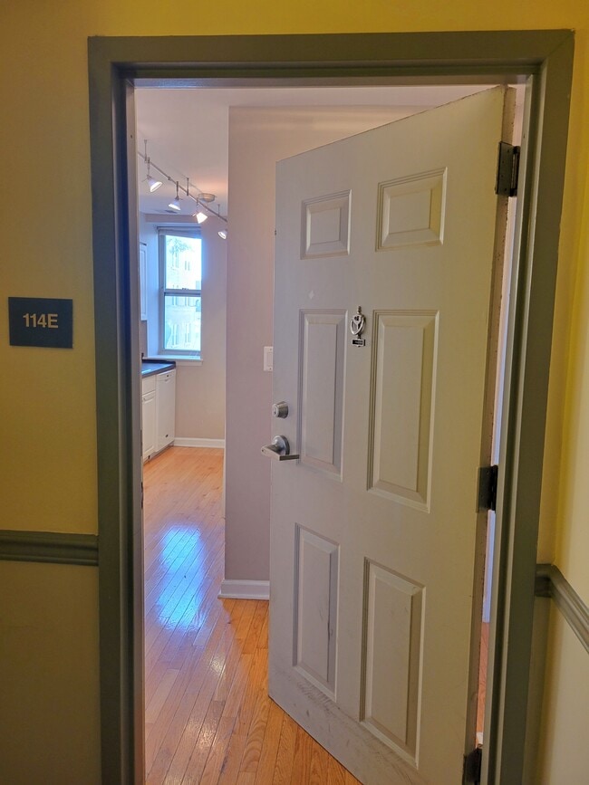 Building Photo - 1308 Clifton St NW