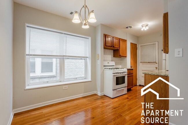 Building Photo - 6535 N Mozart St