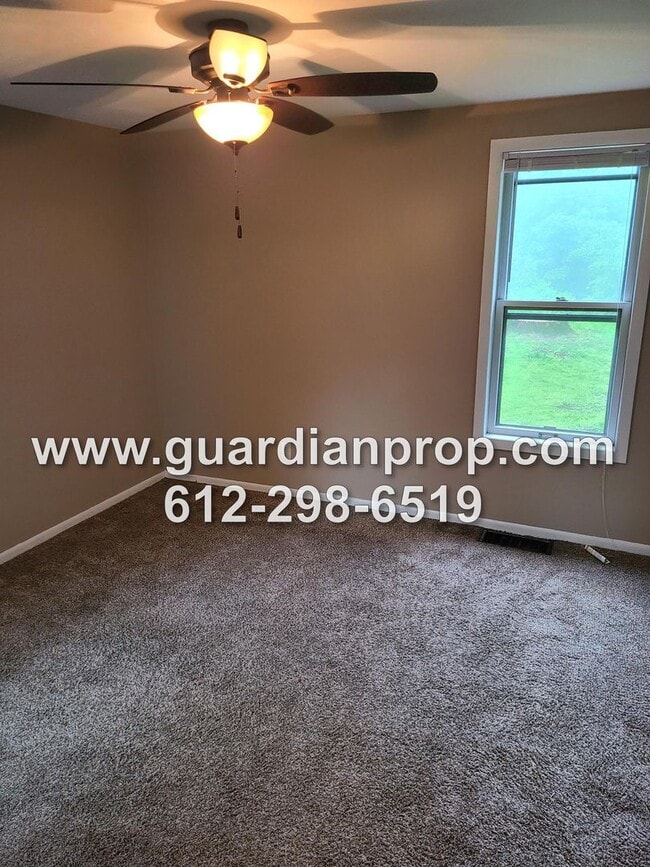 Building Photo - House in Midway Available September 1, Updated Kitchen & Bath, Fenced Yard, 2 Car Garage