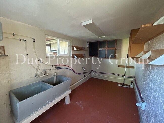 Building Photo - Bethel Danebo Home with Huge Yard and Storage