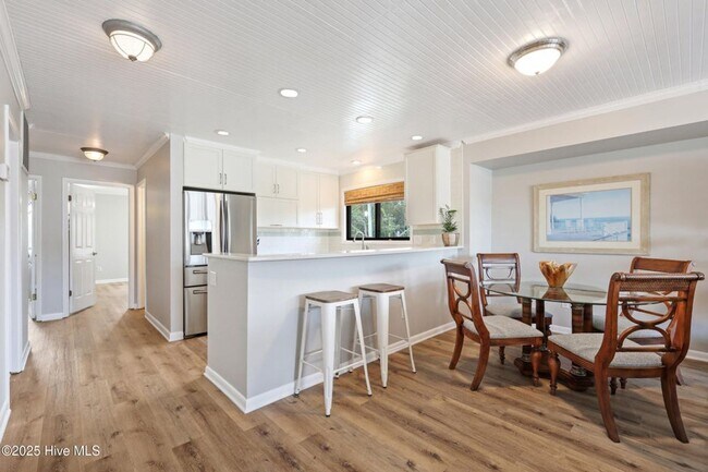Building Photo - 202 Lewis Dr