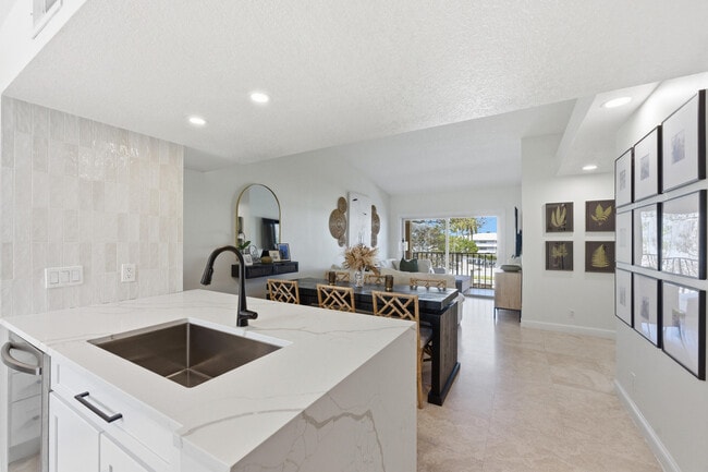 Building Photo - 1155 Lake Shore Dr