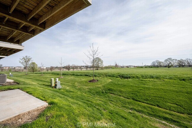 Building Photo - 7278 Zanesville Rd