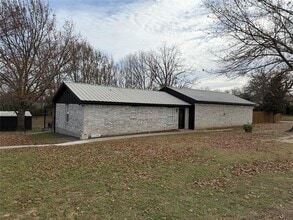 Building Photo - 1010 Vine St